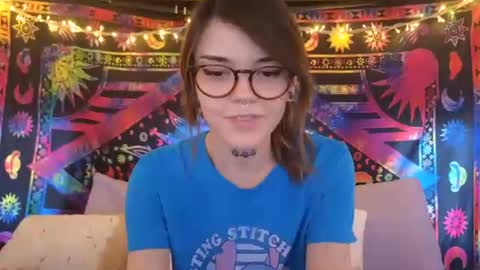 Snapshot of faerienugs chatting on February 23, 10:29 pm Faerie 3 online show from February 23, 10:29 pm