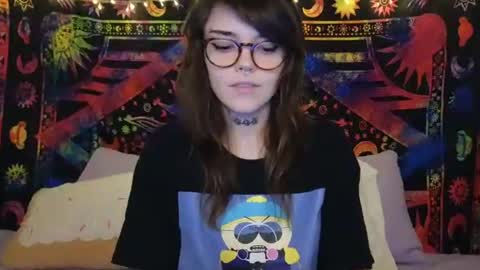 Snapshot of faerienugs chatting on February 28, 1:17 am Faerie 3 online show from February 28, 1:17 am