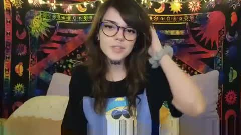 Snapshot of faerienugs chatting on March 6, 1:35 am Faerie 3 online show from March 6, 1:35 am