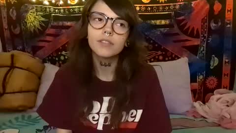 Snapshot of faerienugs chatting on March 12, 2:39 am Faerie 3 online show from March 12, 2:39 am