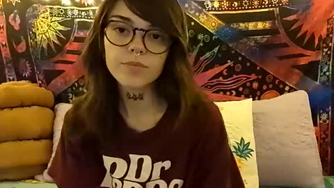 Snapshot of faerienugs chatting on March 23, 2:26 am Faerie 3 online show from March 23, 2:26 am