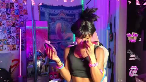 Snapshot of faethedoll chatting on May 18, 10:54 am Fae and Cheta online show from May 18, 10:54 am
