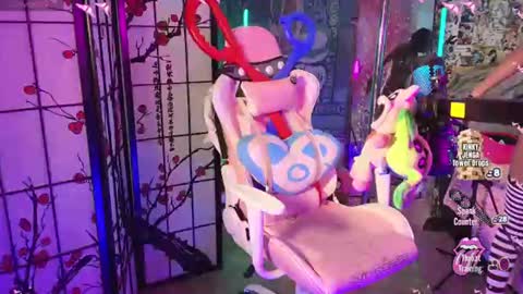 Fae and Cheta online show from July 6, 10:45 am