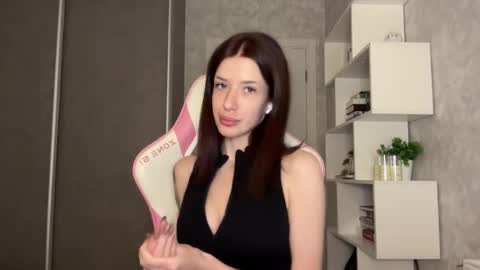 Snapshot of fairy_bloomix chatting on February 8, 5:49 pm Bloom online show from February 8, 5:49 pm