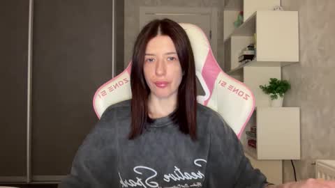 Snapshot of fairy_bloomix chatting on February 28, 2:18 pm Bloom online show from February 28, 2:18 pm