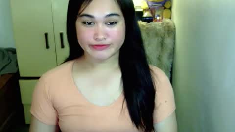 Snapshot of fairy_cuddle chatting on April 19, 12:37 pm call me shanaia online show from April 19, 12:37 pm