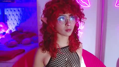 Snapshot of fairy_sweet_ chatting on February 8, 9:18 pm FAIRY online show from February 8, 9:18 pm