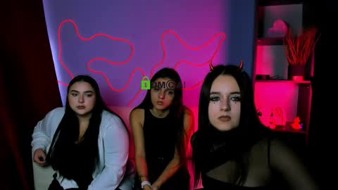 Snapshot of fairy_viola chatting on October 31, 11:55 am Viola online show from October 31, 11:55 am