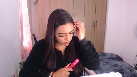 fairylatin online show from February 9, 3:23 pm