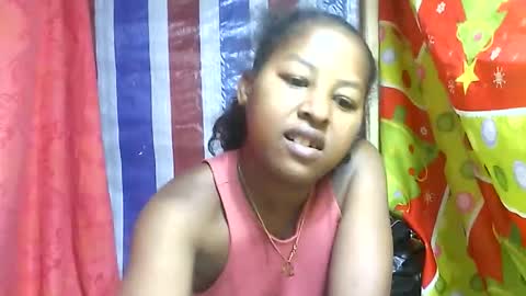 Snapshot of faissane9794 chatting on February 18, 9:33 pm faissane9794 online show from February 18, 9:33 pm