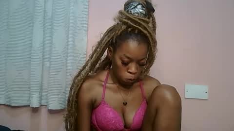 Snapshot of faizah_ chatting on May 16, 12:51 am faizah_ online show from May 16, 12:51 am