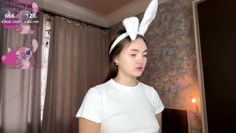 Snapshot of falineellson chatting on April 18, 5:33 am Erika online show from April 18, 5:33 am