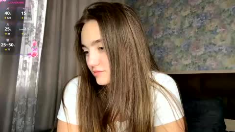 Snapshot of falineellson chatting on April 28, 8:30 am Erika online show from April 28, 8:30 am