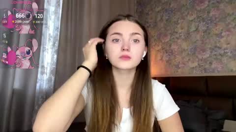 Snapshot of falineellson chatting on May 5, 6:32 am Erika online show from May 5, 6:32 am