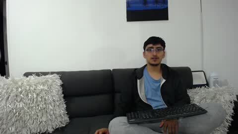 Snapshot of fallgays chatting on December 2, 1:47 am FallGays online show from December 2, 1:47 am