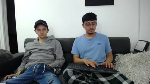 Snapshot of fallgays chatting on December 29, 1:56 am FallGays online show from December 29, 1:56 am