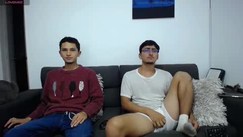 Snapshot of fallgays chatting on March 9, 1:35 am FallGays online show from March 9, 1:35 am