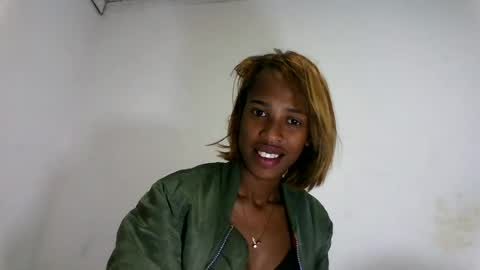 Snapshot of fallinah01 chatting on July 25, 4:10 am fallinah01 online show from July 25, 4:10 am