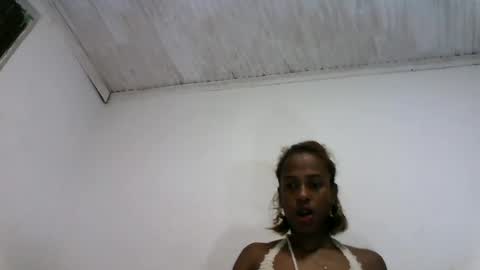 Snapshot of fallinah01 chatting on July 28, 2:24 pm fallinah01 online show from July 28, 2:24 pm