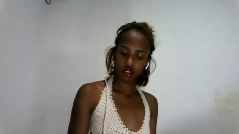 Snapshot of fallinah01 chatting on July 28, 7:39 pm fallinah01 online show from July 28, 7:39 pm