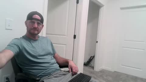 Snapshot of fallout7657 chatting on October 3, 2:30 am Daddy online show from October 3, 2:30 am