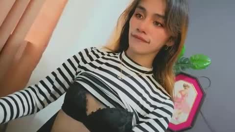 Snapshot of familystroke_twinny8 chatting on November 3, 9:59 pm Alexandra x Alexandro online show from November 3, 9:59 pm