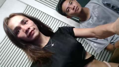 Snapshot of familystroke_twinny8 chatting on April 28, 2:27 am Alexandra x Alexandro online show from April 28, 2:27 am