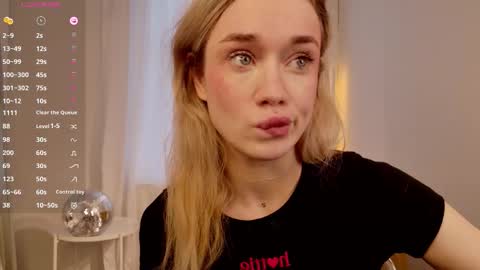 fancyamelia online show from September 23, 12:30 pm