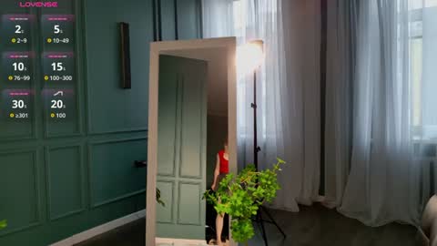 fancyamelia online show from June 13, 1:42 pm