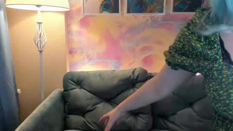 Bella online show from December 18, 10:10 am