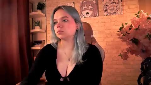 Bella online show from December 19, 2:13 pm