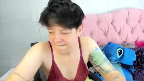 Snapshot of fanny_18 chatting on November 7, 4:01 am FANNY online show from November 7, 4:01 am