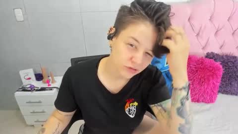 Snapshot of fanny_18 chatting on December 21, 3:13 am FANNY online show from December 21, 3:13 am