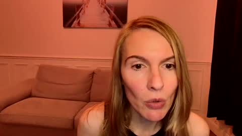 Fanny online show from December 5, 6:33 pm