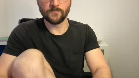 Snapshot of fantacyland chatting on December 18, 2:28 pm Alex online show from December 18, 2:28 pm