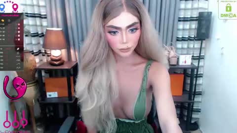 Snapshot of fantacyoflove chatting on July 20, 11:40 pm YASI online show from July 20, 11:40 pm