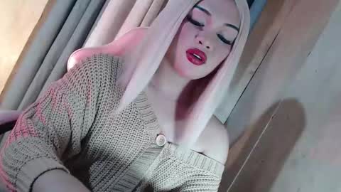 DANIELLA - DONT FORGET TO GIVE ME A THUMBSU UP online show from June 1, 10:50 am