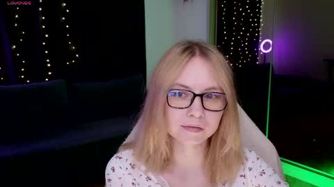 Snapshot of fantasymaria chatting on May 20, 3:18 pm my name is Masha online show from May 20, 3:18 pm