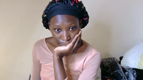 Snapshot of fantee_eeh chatting on June 26, 6:07 am pretty slim online show from June 26, 6:07 am