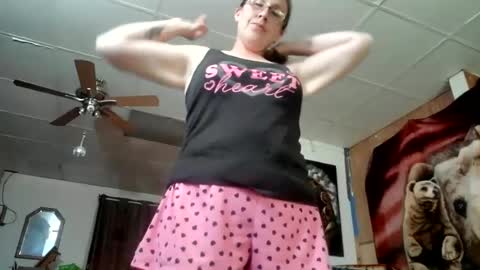 Snapshot of fapqueenc17 chatting on June 28, 6:52 am Scarlett online show from June 28, 6:52 am