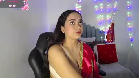Snapshot of farah_samira chatting on June 29, 11:43 am farah online show from June 29, 11:43 am