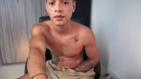 Snapshot of farid_jake_ chatting on July 9, 5:50 pm farid_jake_ online show from July 9, 5:50 pm