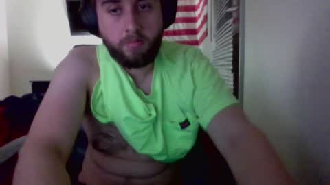 Snapshot of farmboy2398 chatting on January 3, 11:23 pm farmboy2398 online show from January 3, 11:23 pm