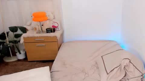 Snapshot of farrah_marie chatting on February 5, 3:49 pm Farrah Zarake online show from February 5, 3:49 pm