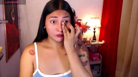 Snapshot of farrah_usan chatting on March 12, 10:54 am farrah_usan online show from March 12, 10:54 am