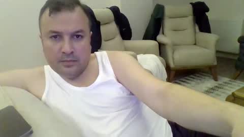 faryali44 online show from April 19, 8:44 pm