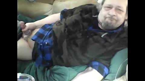 Snapshot of fasteddysex chatting on April 28, 3:17 pm HoneyCumJuice4U online show from April 28, 3:17 pm
