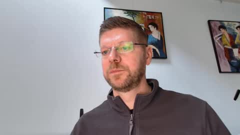 Snapshot of fattenmenow chatting on December 4, 2:04 pm fattenmenow online show from December 4, 2:04 pm