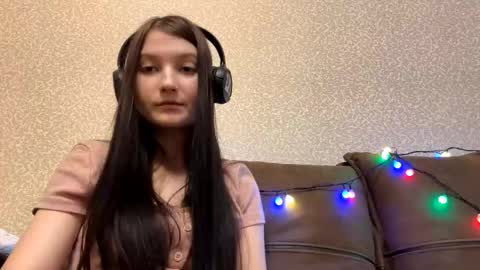 Aurora 18yo online show from December 18, 8:20 am