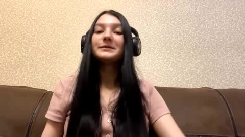 Aurora 18yo online show from January 13, 9:25 am
